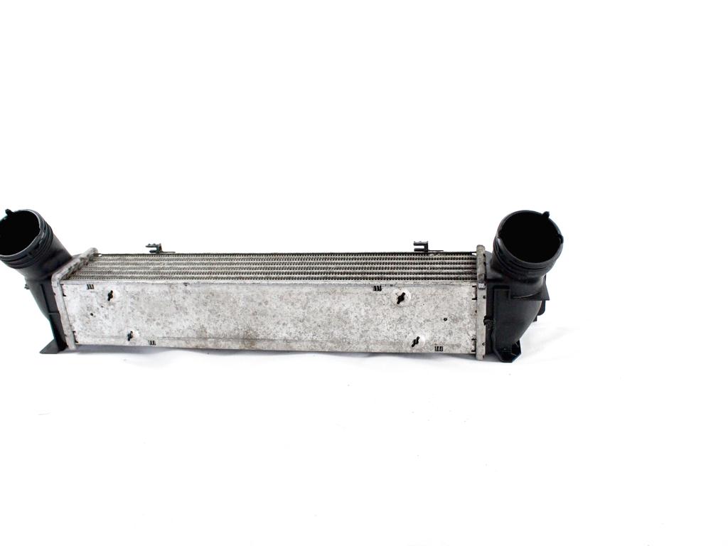 HLADILNIK INTERCOOLER OEM N. 3093796 ORIGINAL REZERVNI DEL BMW SERIE 1 BER/COUPE/CABRIO E81/E82/E87/E88 (2003 - 2007) DIESEL LETNIK 2006