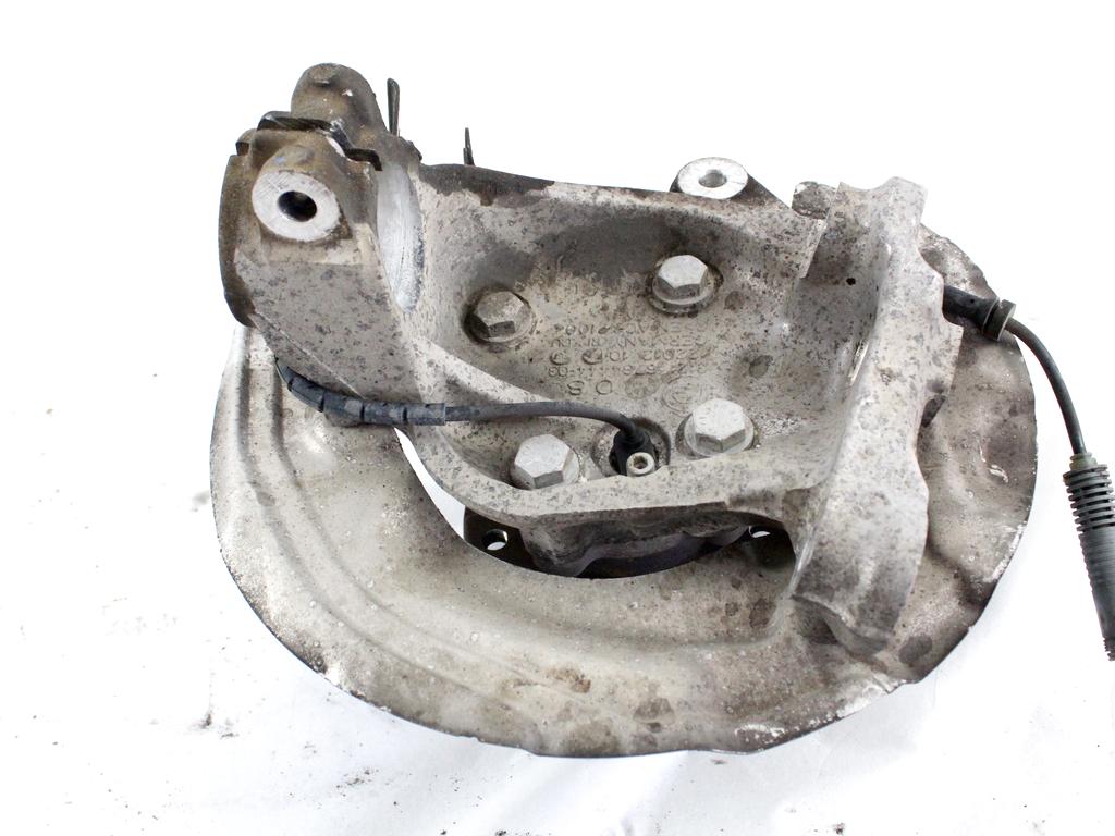 VRTLJIVI LEZAJ DESNO / PESTO KOLESA Z LEZAJEM SPREDAJ OEM N. 31216764444 ORIGINAL REZERVNI DEL BMW SERIE 1 BER/COUPE/CABRIO E81/E82/E87/E88 (2003 - 2007) DIESEL LETNIK 2006