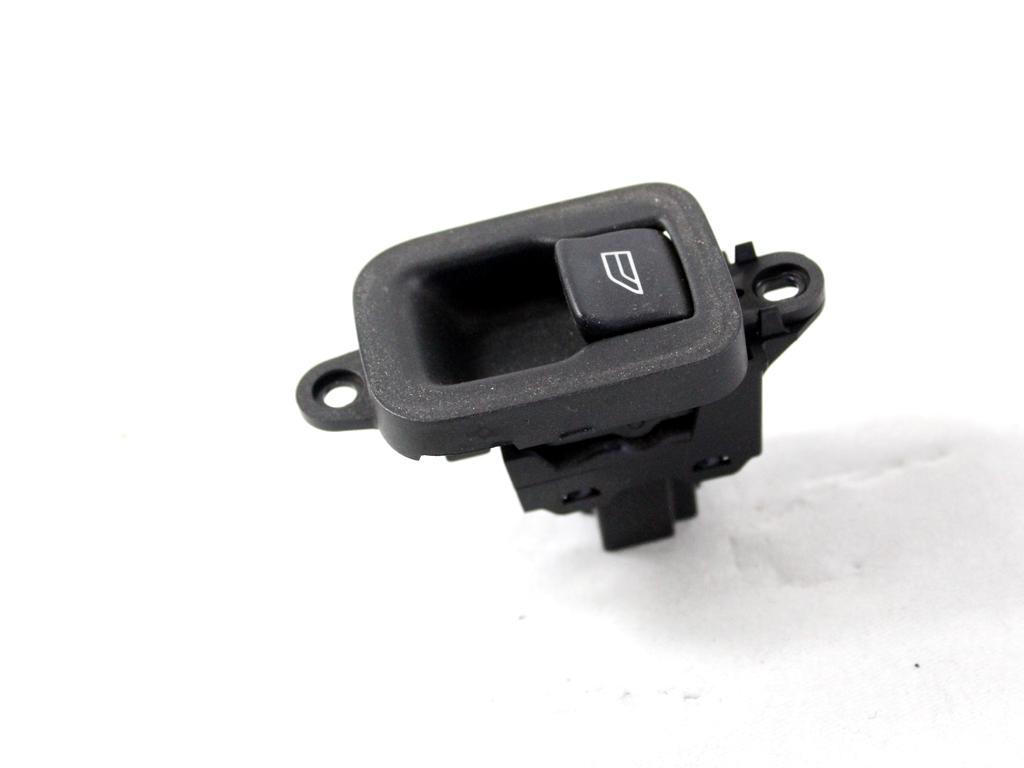 ZADNJE STIKALO OEM N. 30658449 ORIGINAL REZERVNI DEL VOLVO V50 545 (2004 - 05/2007) DIESEL LETNIK 2004