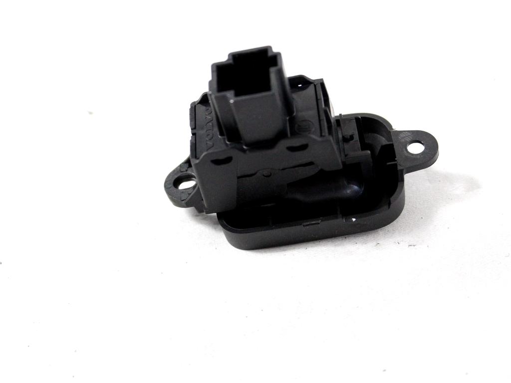 ZADNJE STIKALO OEM N. 30658449 ORIGINAL REZERVNI DEL VOLVO V50 545 (2004 - 05/2007) DIESEL LETNIK 2004