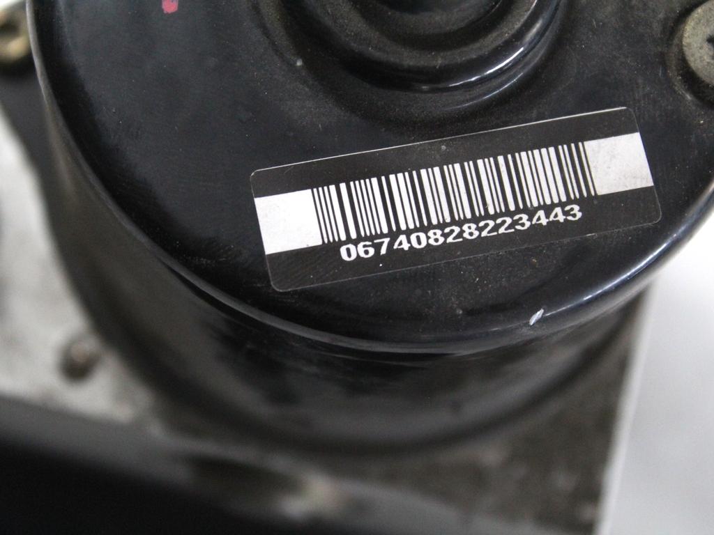 ABS AGREGAT S PUMPO OEM N. 30672503 ORIGINAL REZERVNI DEL VOLVO V50 545 (2004 - 05/2007) DIESEL LETNIK 2004