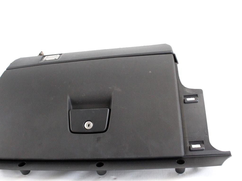 PREDAL ZA DOKUMENTE OEM N. 39995637 ORIGINAL REZERVNI DEL VOLVO V50 545 (2004 - 05/2007) DIESEL LETNIK 2004