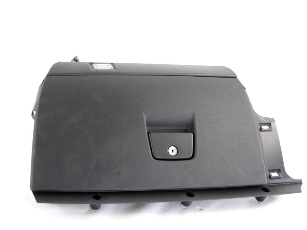 PREDAL ZA DOKUMENTE OEM N. 39995637 ORIGINAL REZERVNI DEL VOLVO V50 545 (2004 - 05/2007) DIESEL LETNIK 2004