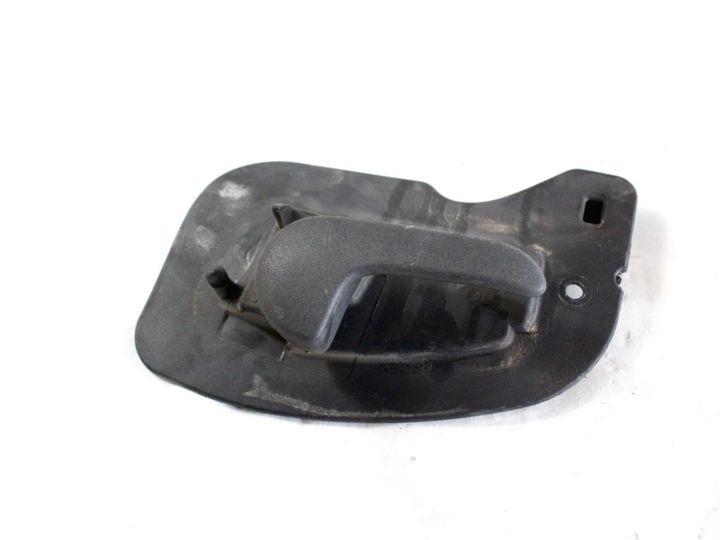 NOTRANJA KLJUKA  OEM N. 13104264 ORIGINAL REZERVNI DEL OPEL COMBO C (2001 - 2011) BENZINA/METANO LETNIK 2009