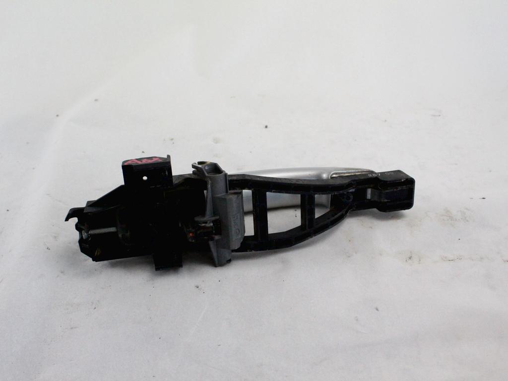 ZUNANJA KLJUKA SPREDNJA DESNA VRATA OEM N. 1305822 ORIGINAL REZERVNI DEL FORD FOCUS DA HCP DP MK2 R BER/SW (2008 - 2011) BENZINA/GPL LETNIK 2011