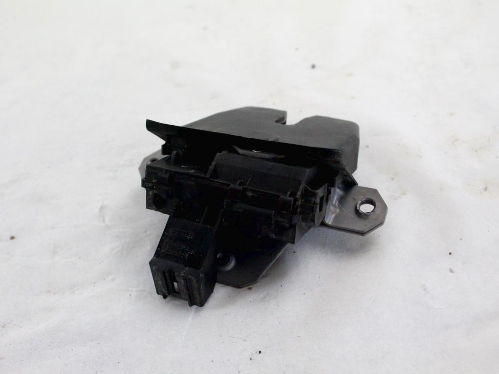 ZAKLEPANJE PRTLJA?NIH VRAT  OEM N. 8M51-R442A6-CA ORIGINAL REZERVNI DEL FORD FOCUS DA HCP DP MK2 R BER/SW (2008 - 2011) BENZINA/GPL LETNIK 2011