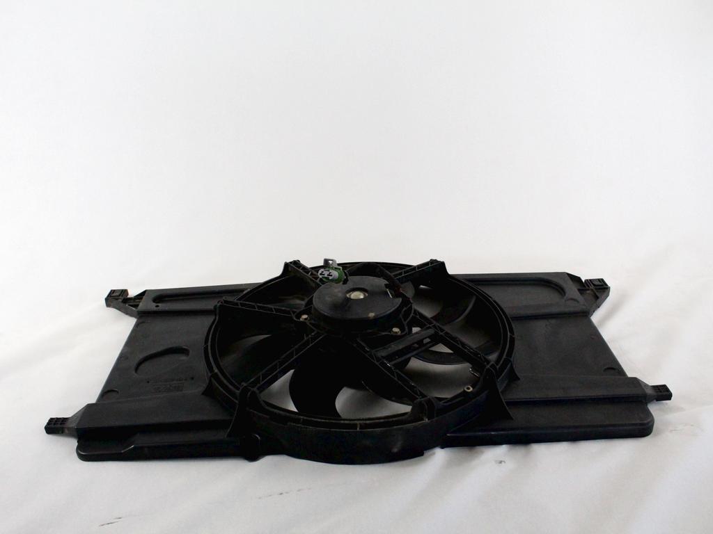 VENTILATOR HLADILNIKA OEM N. 3M51-8C607-EC ORIGINAL REZERVNI DEL FORD FOCUS DA HCP DP MK2 R BER/SW (2008 - 2011) BENZINA/GPL LETNIK 2011