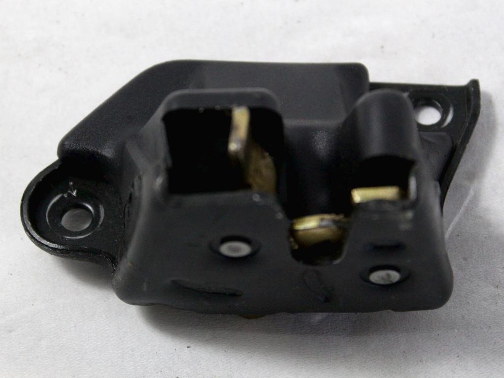 ZAKLEPANJE PRTLJA?NIH VRAT  OEM N. 7734588 ORIGINAL REZERVNI DEL FIAT PUNTO 176 MK1/MK1 CABRIO (1993 - 08/1999) BENZINA LETNIK 1999