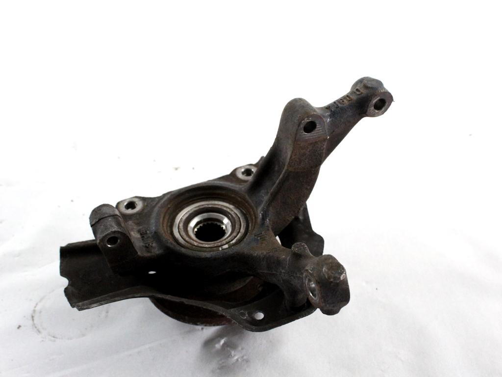 VRTLJIVI LEZAJ DESNO / PESTO KOLESA Z LEZAJEM SPREDAJ OEM N. 7770984 ORIGINAL REZERVNI DEL FIAT PUNTO 176 MK1/MK1 CABRIO (1993 - 08/1999) BENZINA LETNIK 1999