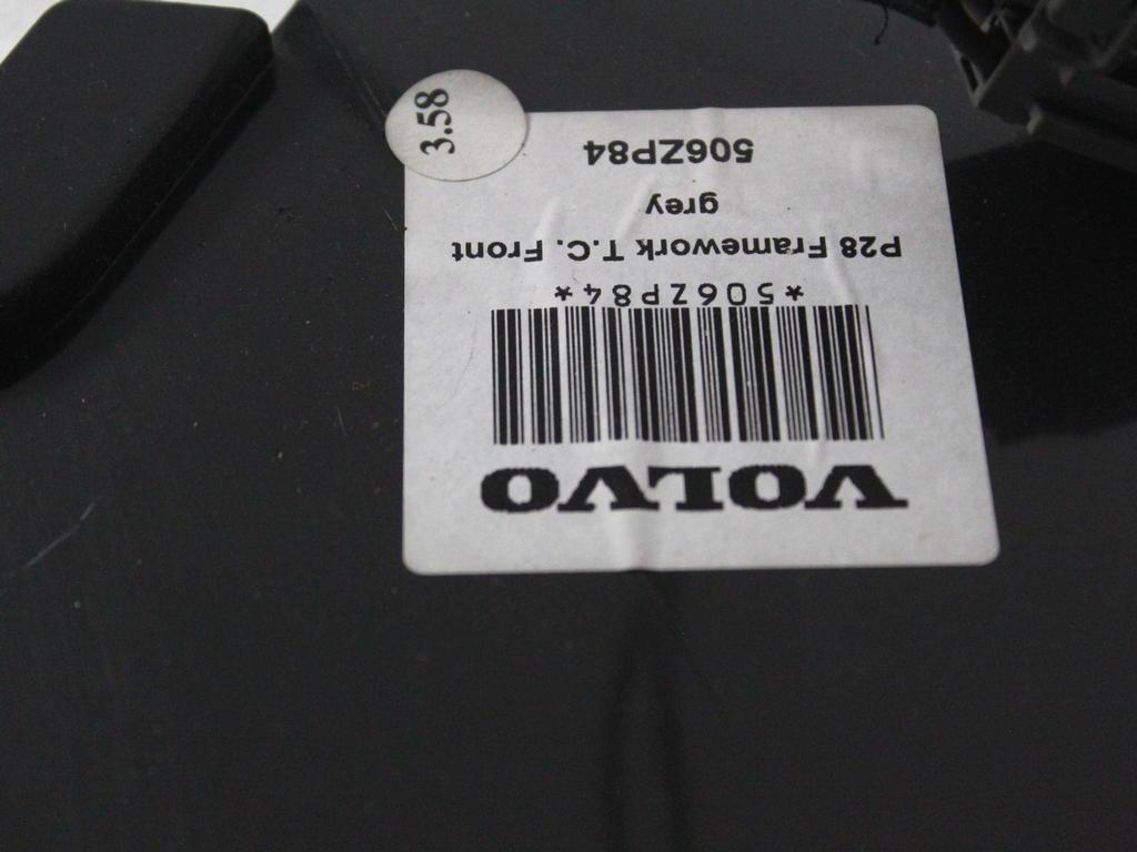 PLASTIKA MED SEDEZI BREZ NASLONJALA ROK OEM N. 30643837 ORIGINAL REZERVNI DEL VOLVO XC90 275 MK1 (2002 - 2014)DIESEL LETNIK 2008