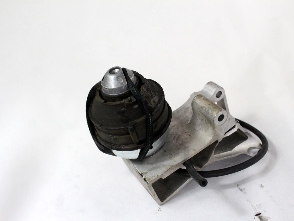 NOSILCI MOTORJA/DRUGO OEM N. 30741576 ORIGINAL REZERVNI DEL VOLVO XC90 275 MK1 (2002 - 2014)DIESEL LETNIK 2008