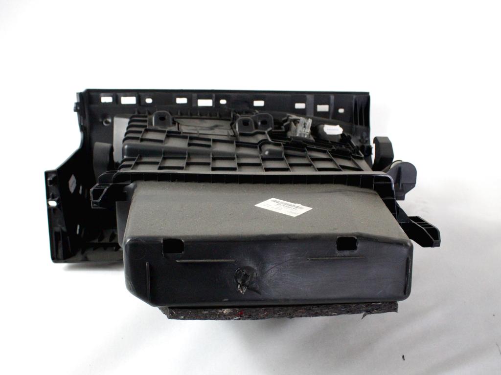 PREDAL ZA DOKUMENTE OEM N. 681080020R ORIGINAL REZERVNI DEL RENAULT MEGANE MK3 BZ0/1 B3 DZ0/1 KZ0/1 BER/SPORTOUR/ESTATE (2009 - 2015) DIESEL LETNIK 2014