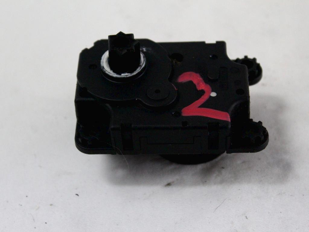 MOTORCEK OGREVANJA OEM N. T1026036F ORIGINAL REZERVNI DEL RENAULT MEGANE MK3 BZ0/1 B3 DZ0/1 KZ0/1 BER/SPORTOUR/ESTATE (2009 - 2015) DIESEL LETNIK 2014