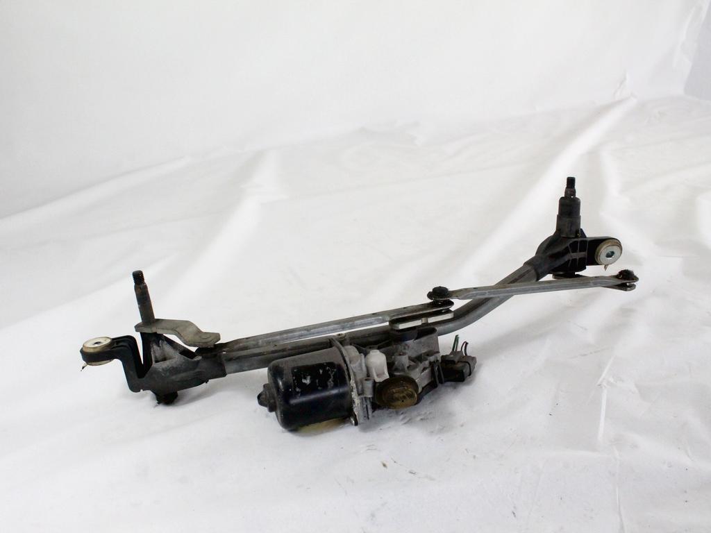 MOTORCEK PREDNJIH BRISALCEV OEM N. 288100941R ORIGINAL REZERVNI DEL RENAULT MEGANE MK3 BZ0/1 B3 DZ0/1 KZ0/1 BER/SPORTOUR/ESTATE (2009 - 2015) DIESEL LETNIK 2014