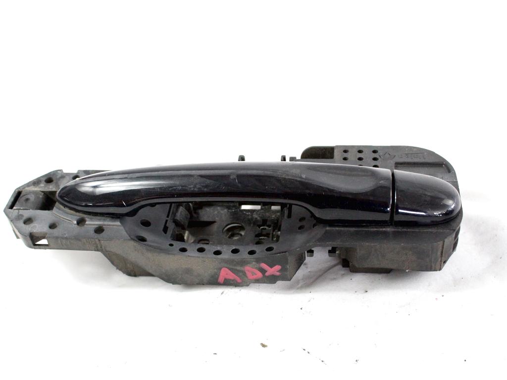 ZUNANJA KLJUKA SPREDNJA DESNA VRATA OEM N. 806B04979R ORIGINAL REZERVNI DEL RENAULT MEGANE MK3 BZ0/1 B3 DZ0/1 KZ0/1 BER/SPORTOUR/ESTATE (2009 - 2015) DIESEL LETNIK 2014