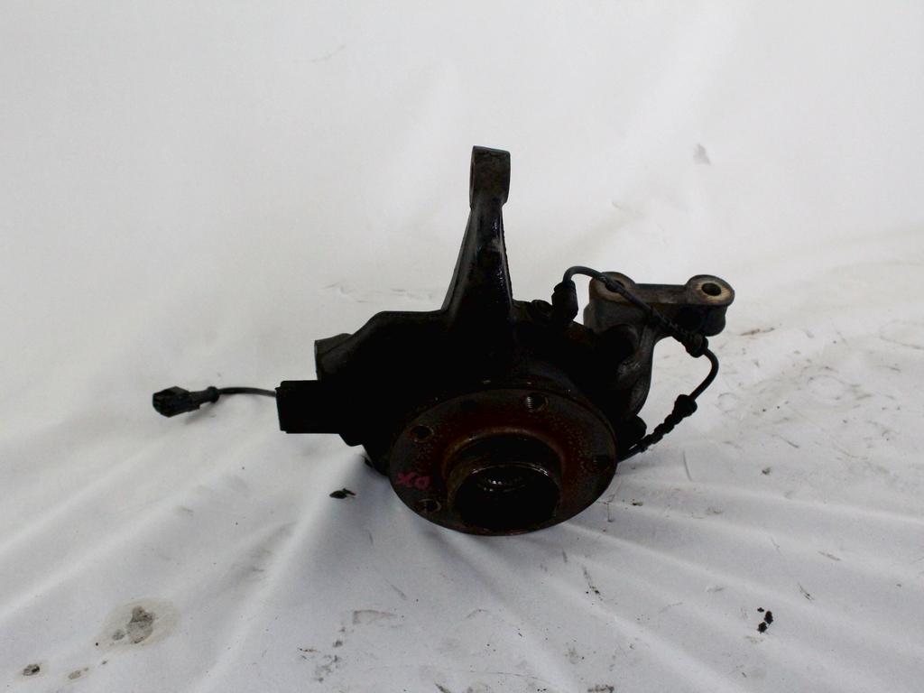 VRTLJIVI LEZAJ DESNO / PESTO KOLESA Z LEZAJEM SPREDAJ OEM N. 400147163R ORIGINAL REZERVNI DEL RENAULT MEGANE MK3 BZ0/1 B3 DZ0/1 KZ0/1 BER/SPORTOUR/ESTATE (2009 - 2015) DIESEL LETNIK 2014