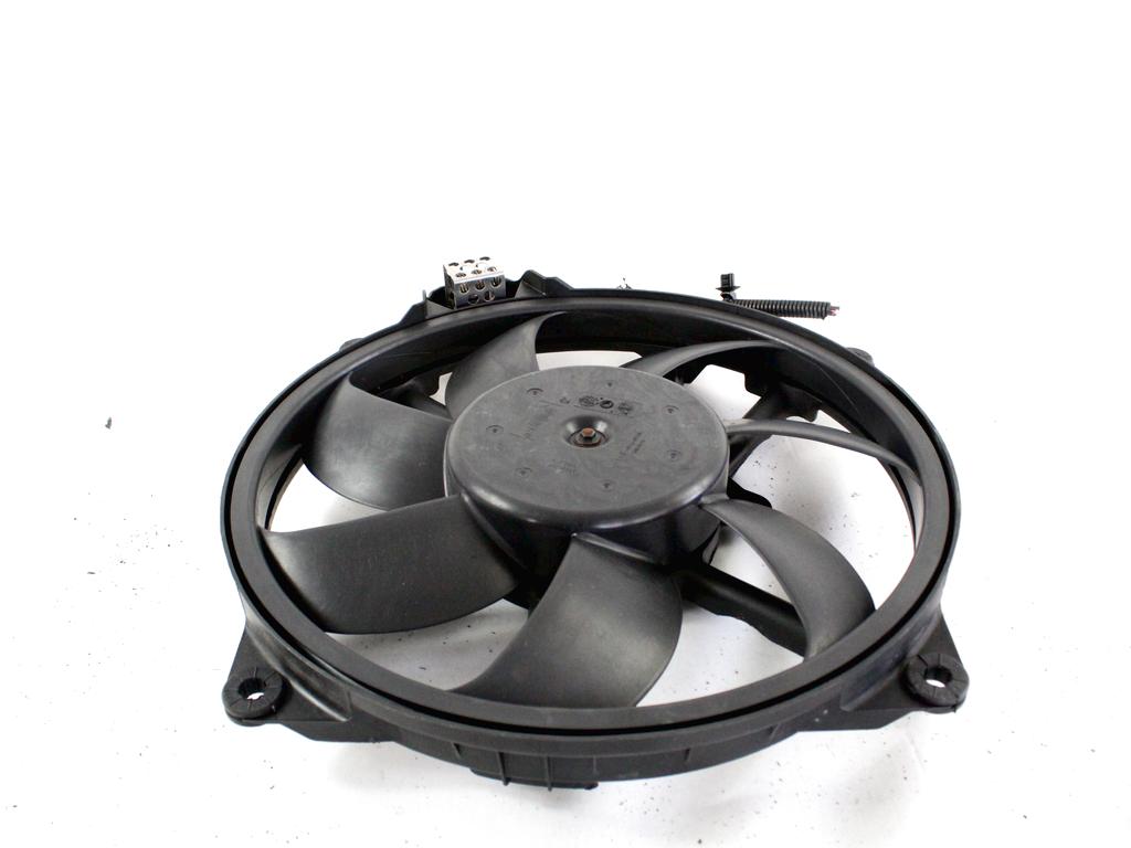 VENTILATOR HLADILNIKA OEM N. 214810898R ORIGINAL REZERVNI DEL RENAULT MEGANE MK3 BZ0/1 B3 DZ0/1 KZ0/1 BER/SPORTOUR/ESTATE (2009 - 2015) DIESEL LETNIK 2014