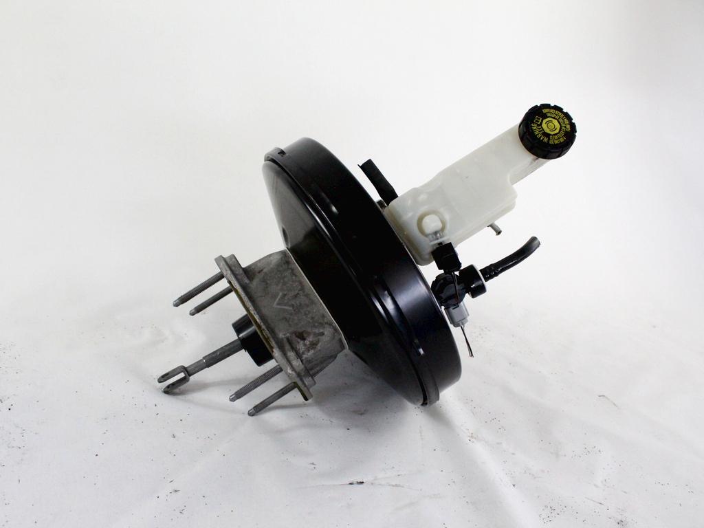 SERVO OJACEVALNIK ZAVOR S PUMPO OEM N. 472100005R ORIGINAL REZERVNI DEL RENAULT MEGANE MK3 BZ0/1 B3 DZ0/1 KZ0/1 BER/SPORTOUR/ESTATE (2009 - 2015) DIESEL LETNIK 2014