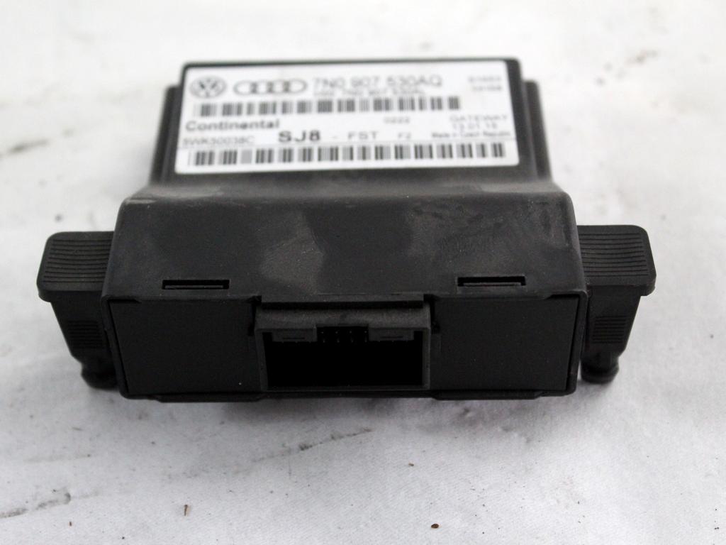 RACUNALNIK VMESNIKA (GATEWAY) OEM N. 7N0907530AQ ORIGINAL REZERVNI DEL VOLKSWAGEN TOURAN 1T3 MK1 R2 (2010 - 2015) DIESEL LETNIK 2015