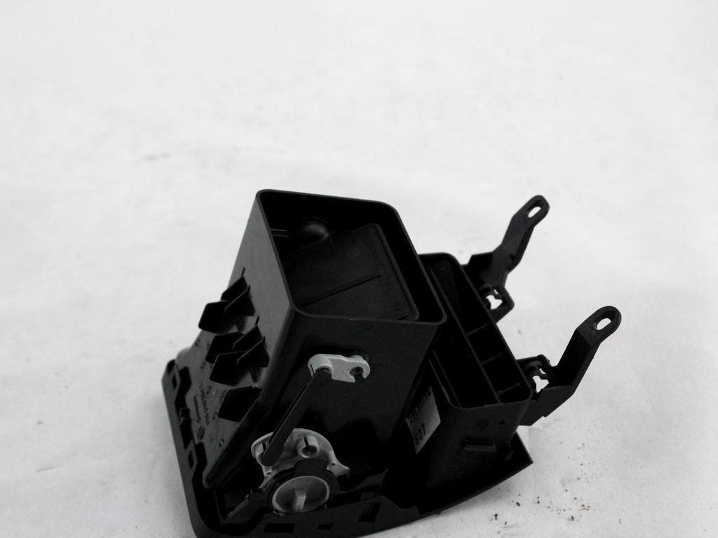 ODVOD ZRAKA OEM N. 1T0819704E ORIGINAL REZERVNI DEL VOLKSWAGEN TOURAN 1T3 MK1 R2 (2010 - 2015) DIESEL LETNIK 2015