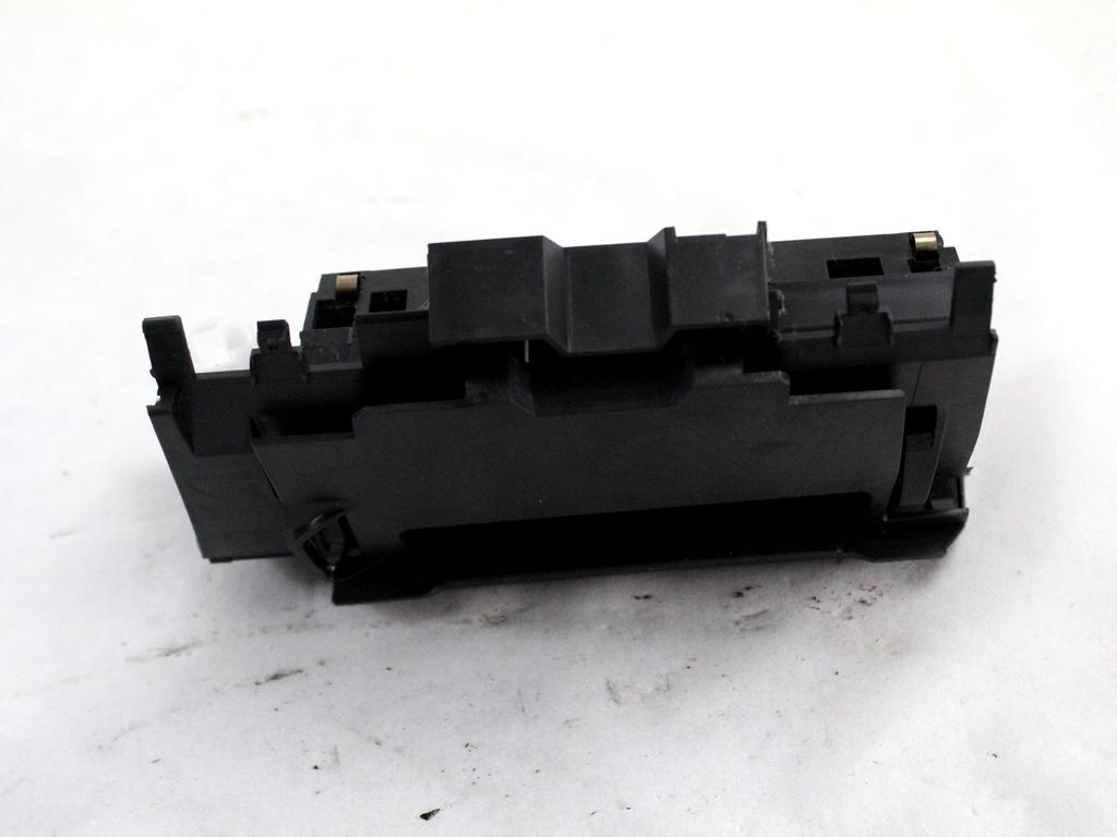 PEPELNIK / DRZALA ZA PIJACO OEM N. 1T1857961K71N ORIGINAL REZERVNI DEL VOLKSWAGEN TOURAN 1T3 MK1 R2 (2010 - 2015) DIESEL LETNIK 2015