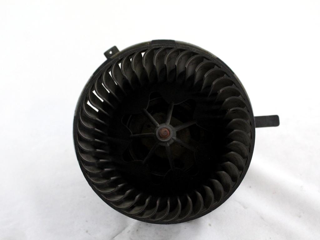 VENTILATOR  KABINE  OEM N. 1K1820015Q ORIGINAL REZERVNI DEL VOLKSWAGEN TOURAN 1T3 MK1 R2 (2010 - 2015) DIESEL LETNIK 2015