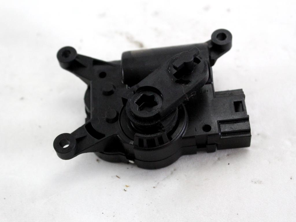 MOTORCEK OGREVANJA OEM N. 1K0907511Q ORIGINAL REZERVNI DEL VOLKSWAGEN TOURAN 1T3 MK1 R2 (2010 - 2015) DIESEL LETNIK 2015