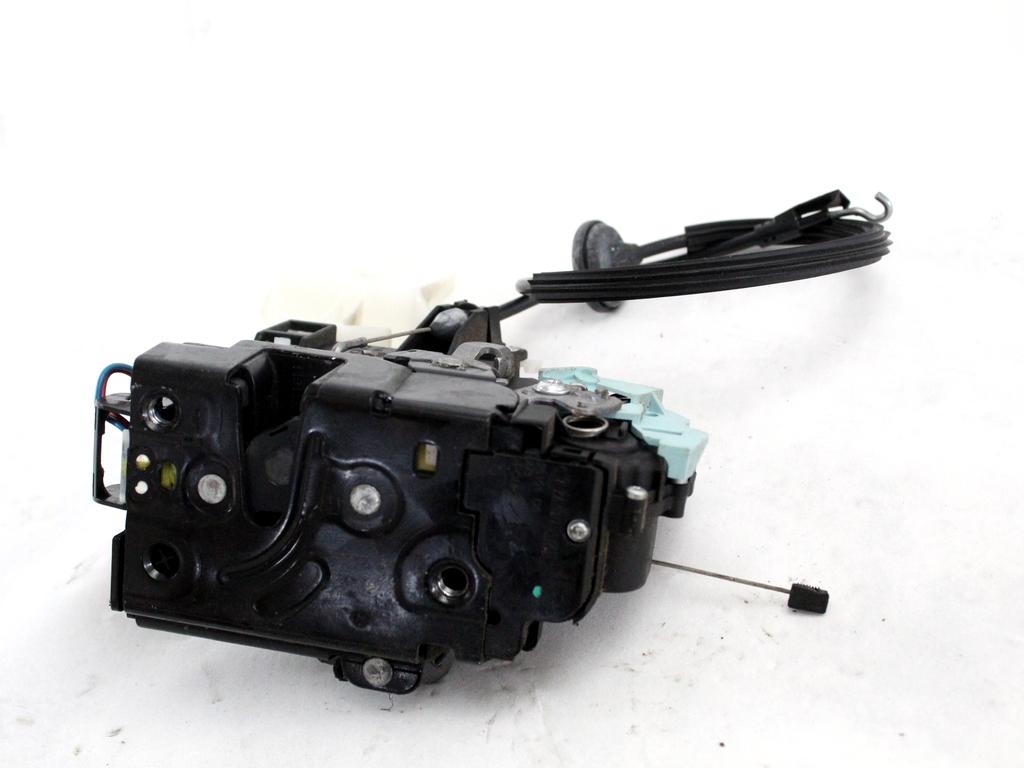 CENTRALNI ZAKLEP SPREDNJIH VRAT  OEM N. 3D1837016AR ORIGINAL REZERVNI DEL VOLKSWAGEN TOURAN 1T3 MK1 R2 (2010 - 2015) DIESEL LETNIK 2015