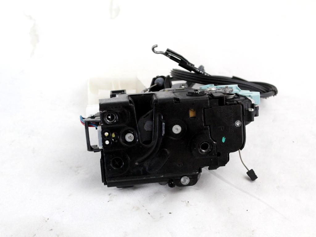 CENTRALNO ZAKLEPANJE ZADNJIH DESNIH VRAT OEM N. 7L0839016J ORIGINAL REZERVNI DEL VOLKSWAGEN TOURAN 1T3 MK1 R2 (2010 - 2015) DIESEL LETNIK 2015