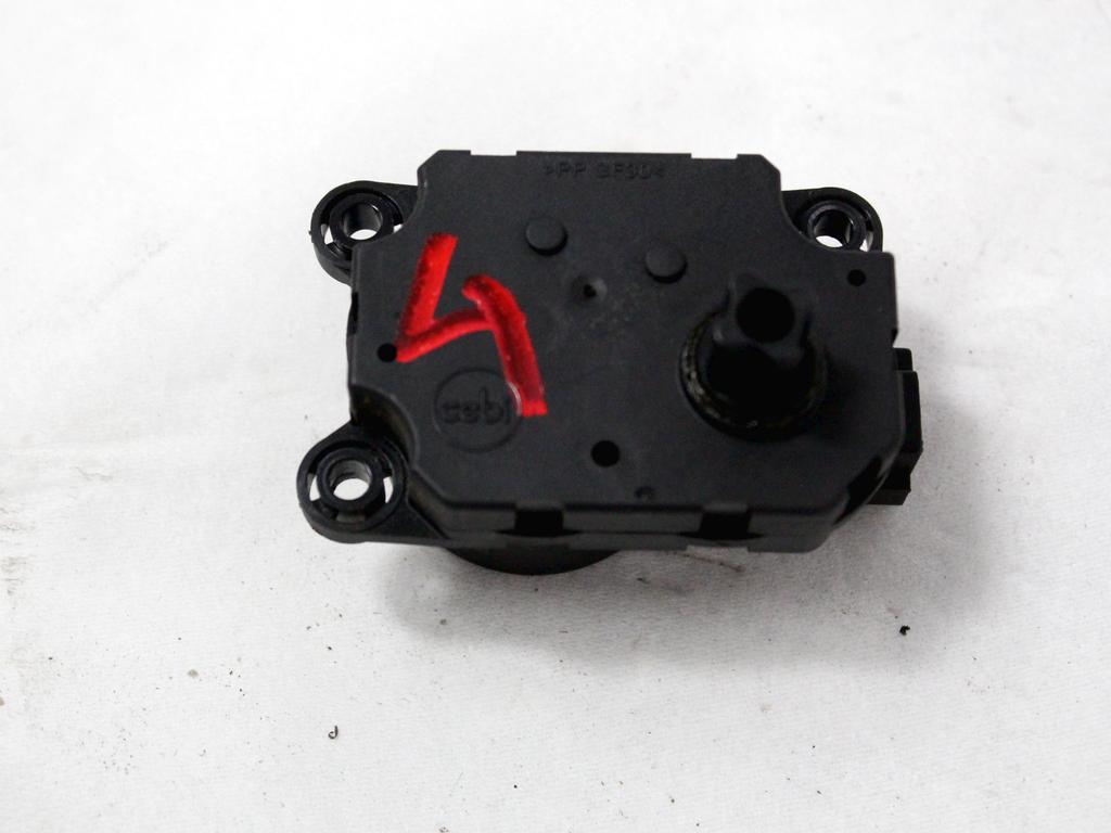 MOTORCEK OGREVANJA OEM N. 52421940 ORIGINAL REZERVNI DEL ALFA ROMEO 159 939 BER/SW (2005 - 2013) DIESEL LETNIK 2010