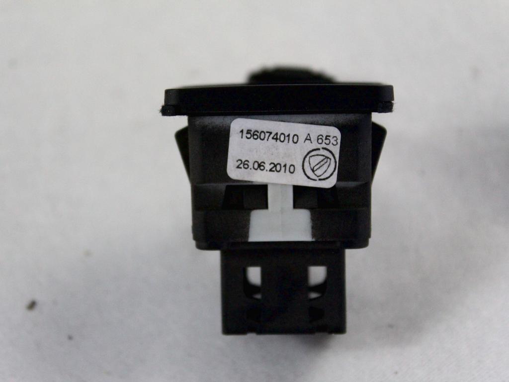 USB / AUX OEM N. 156074010 ORIGINAL REZERVNI DEL ALFA ROMEO 159 939 BER/SW (2005 - 2013) DIESEL LETNIK 2010