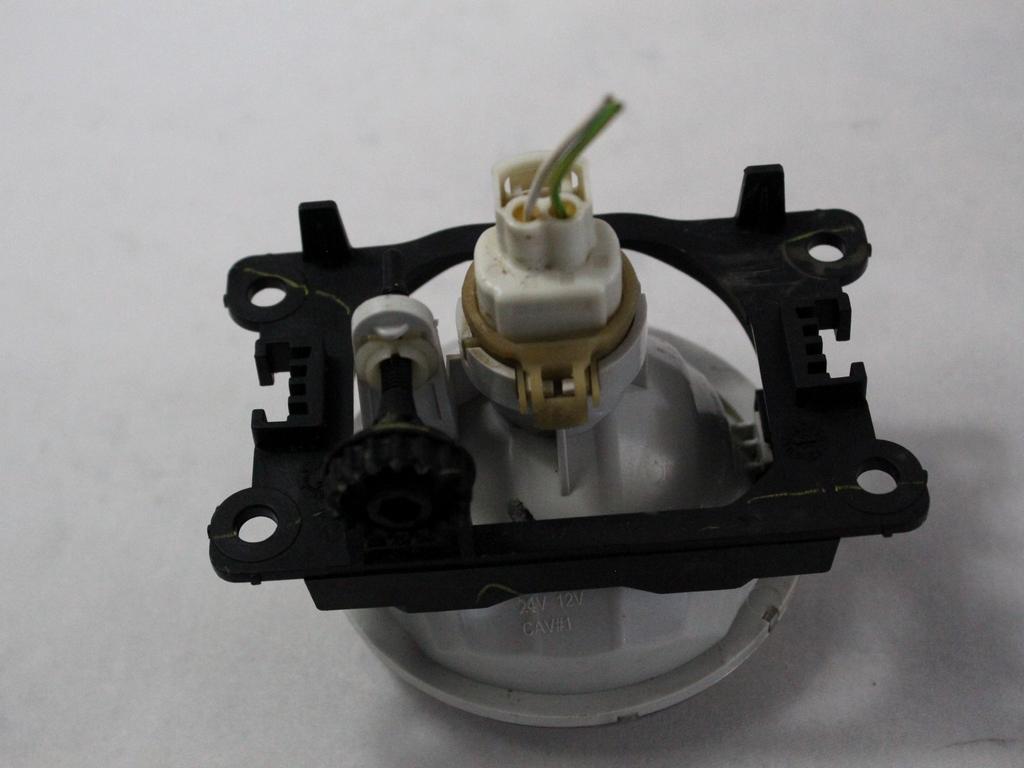 DESNA MEGLENKA OEM N. 9675450980 ORIGINAL REZERVNI DEL PEUGEOT 2008 U (2013 - 2019) BENZINA LETNIK 2018