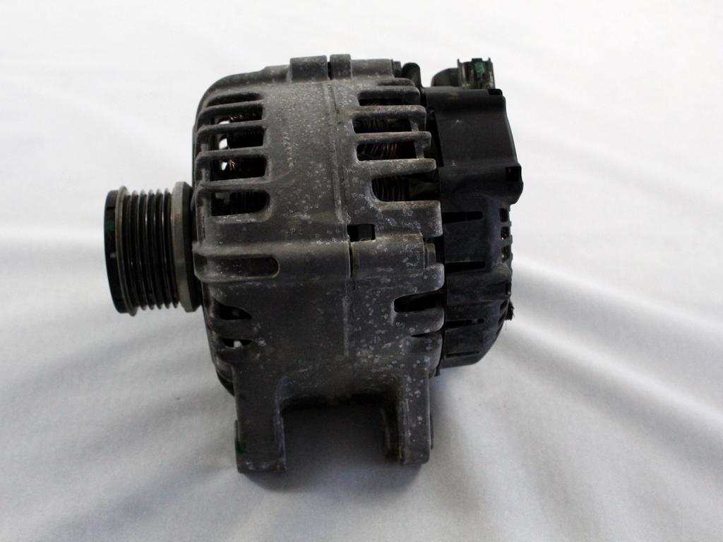 ALTERNATOR OEM N. 9818677980 ORIGINAL REZERVNI DEL PEUGEOT 2008 U (2013 - 2019) BENZINA LETNIK 2018