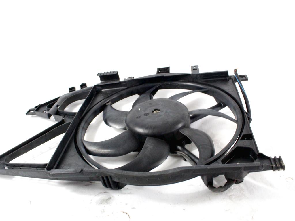 VENTILATOR HLADILNIKA OEM N. 24445153 ORIGINAL REZERVNI DEL OPEL CORSA C X01 (10/2000 - 2004) BENZINA LETNIK 2001