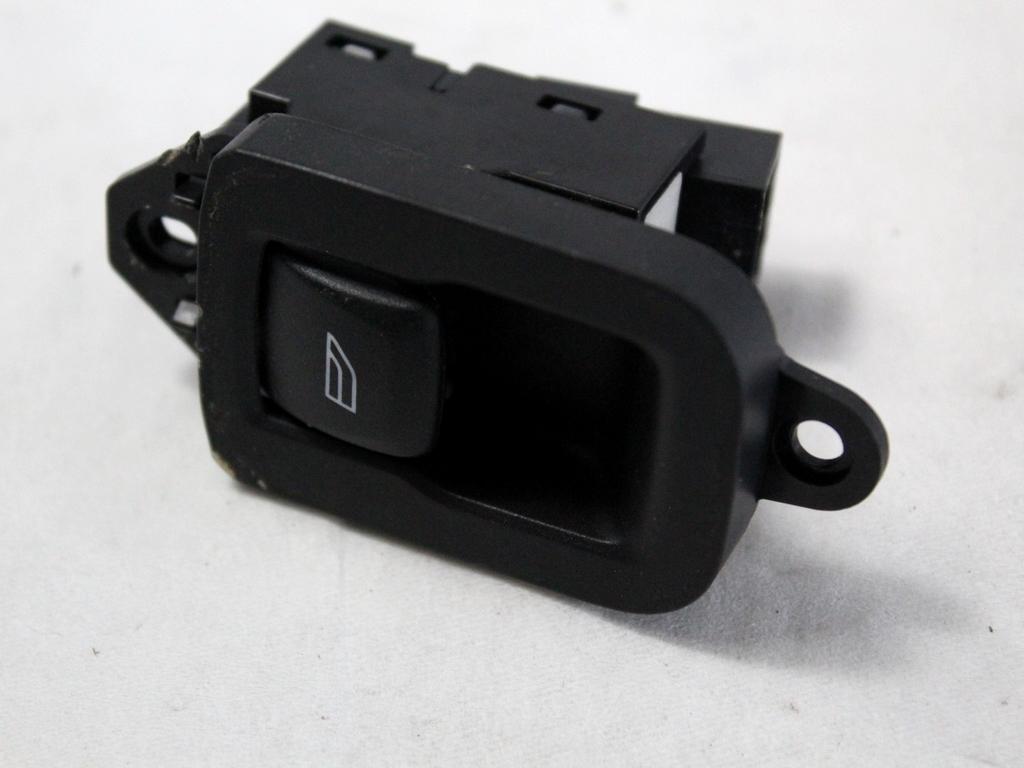 ZADNJE STIKALO OEM N. 31272013 ORIGINAL REZERVNI DEL VOLVO V60 MK1 (2010 - 2018)DIESEL LETNIK 2013