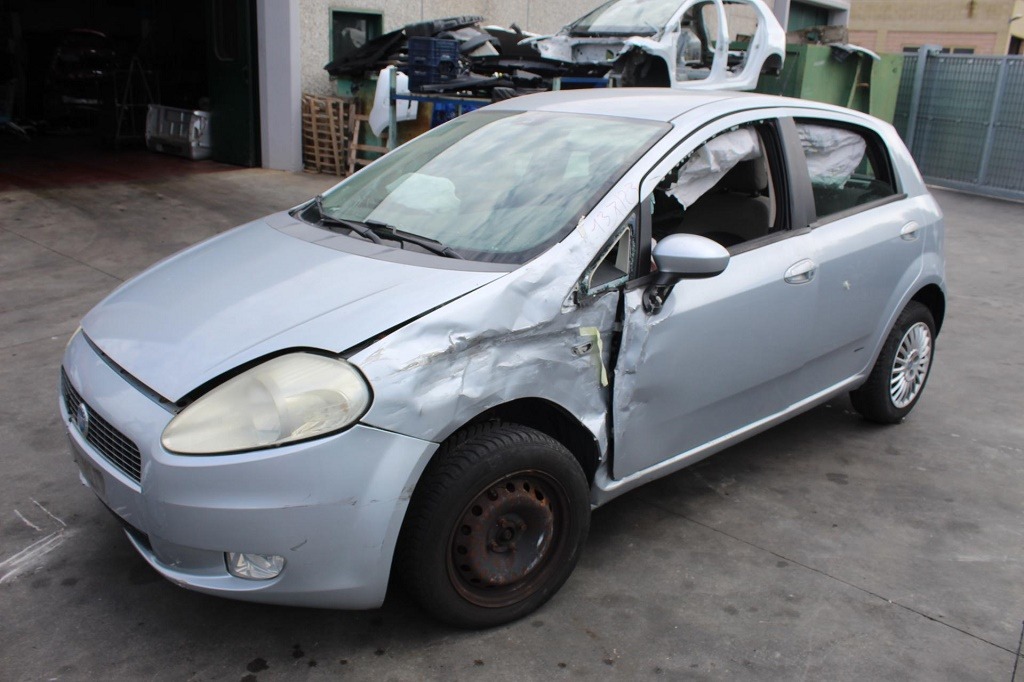 FIAT GRANDE PUNTO 1.2 B 48KW 5M 5P (2006) RICAMBI IN MAGAZZINO