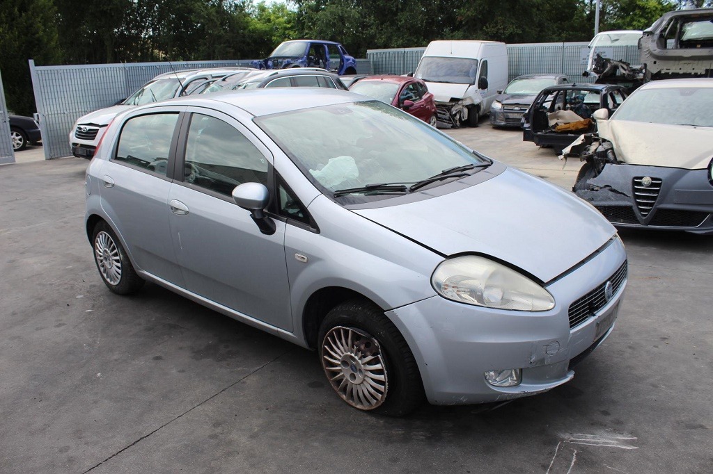 FIAT GRANDE PUNTO 1.2 B 48KW 5M 5P (2006) RICAMBI IN MAGAZZINO