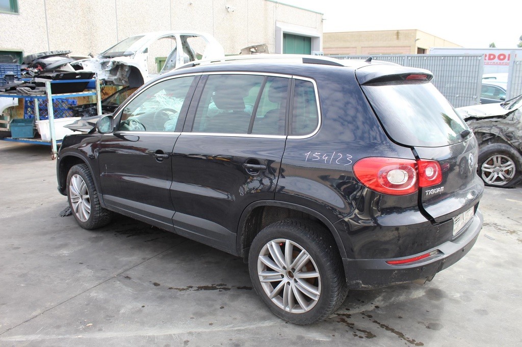 VOLKSWAGEN TIGUAN 2.0 D 4X4 103KW 6M 5P (2009) RICAMBI IN MAGAZZINO