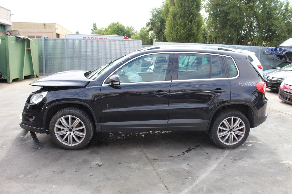 VOLKSWAGEN TIGUAN 2.0 D 4X4 103KW 6M 5P (2009) RICAMBI IN MAGAZZINO