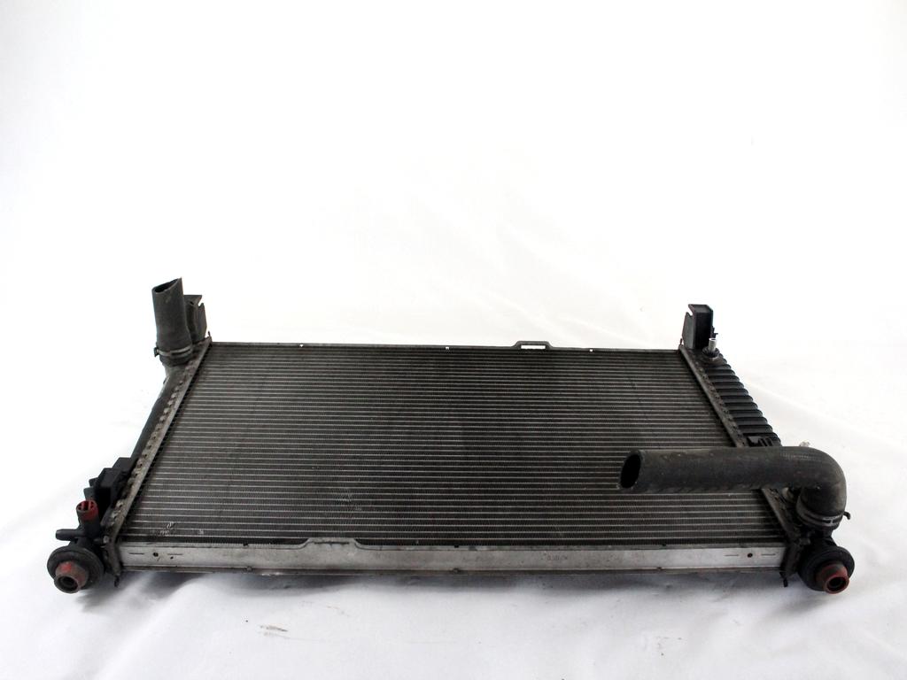 RADIATOR VODE OEM N. A1695000403 ORIGINAL REZERVNI DEL MERCEDES CLASSE A W169 5P C169 3P (2004 - 04/2008) DIESEL LETNIK 2006