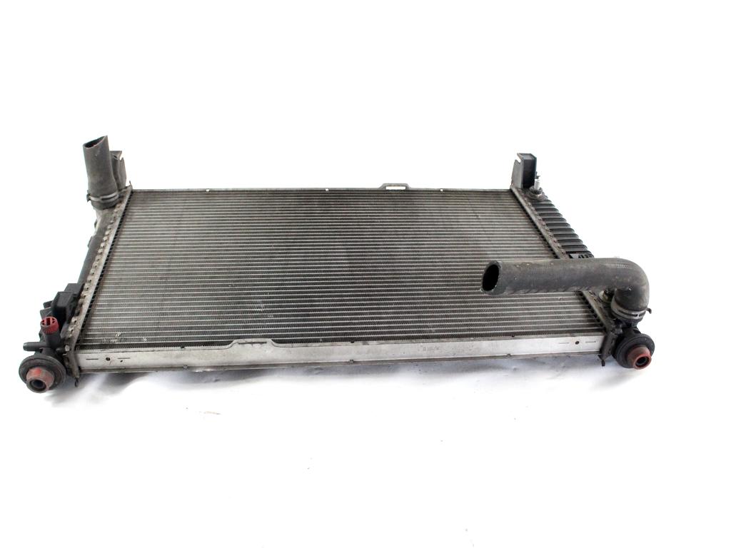 RADIATOR VODE OEM N. A1695000403 ORIGINAL REZERVNI DEL MERCEDES CLASSE A W169 5P C169 3P (2004 - 04/2008) DIESEL LETNIK 2006