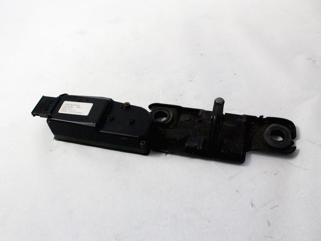 ZAKLEPANJE PRTLJA?NIH VRAT  OEM N. 4F9827383H ORIGINAL REZERVNI DEL AUDI A6 C7 BER/SW/ALLROAD (2011 - 2018)DIESEL LETNIK 2013