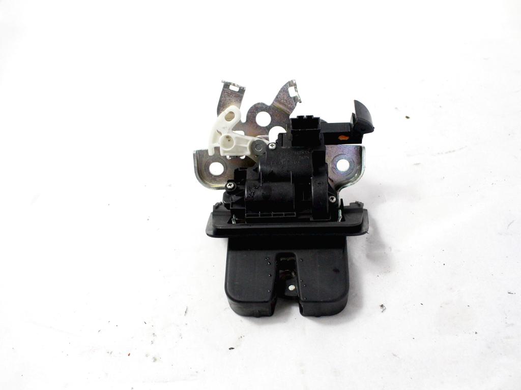 ZAKLEPANJE PRTLJA?NIH VRAT  OEM N. 8R0827505 ORIGINAL REZERVNI DEL AUDI A6 C7 BER/SW/ALLROAD (2011 - 2018)DIESEL LETNIK 2013