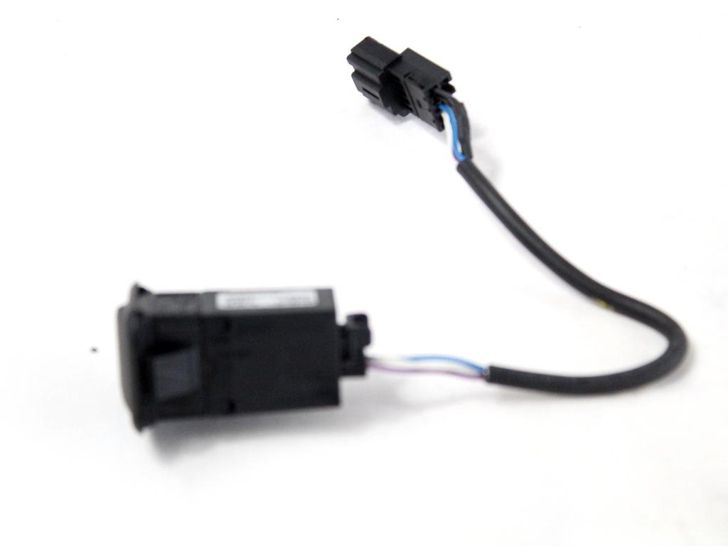 USB / AUX OEM N. 4G0035474A ORIGINAL REZERVNI DEL AUDI A6 C7 BER/SW/ALLROAD (2011 - 2018)DIESEL LETNIK 2013