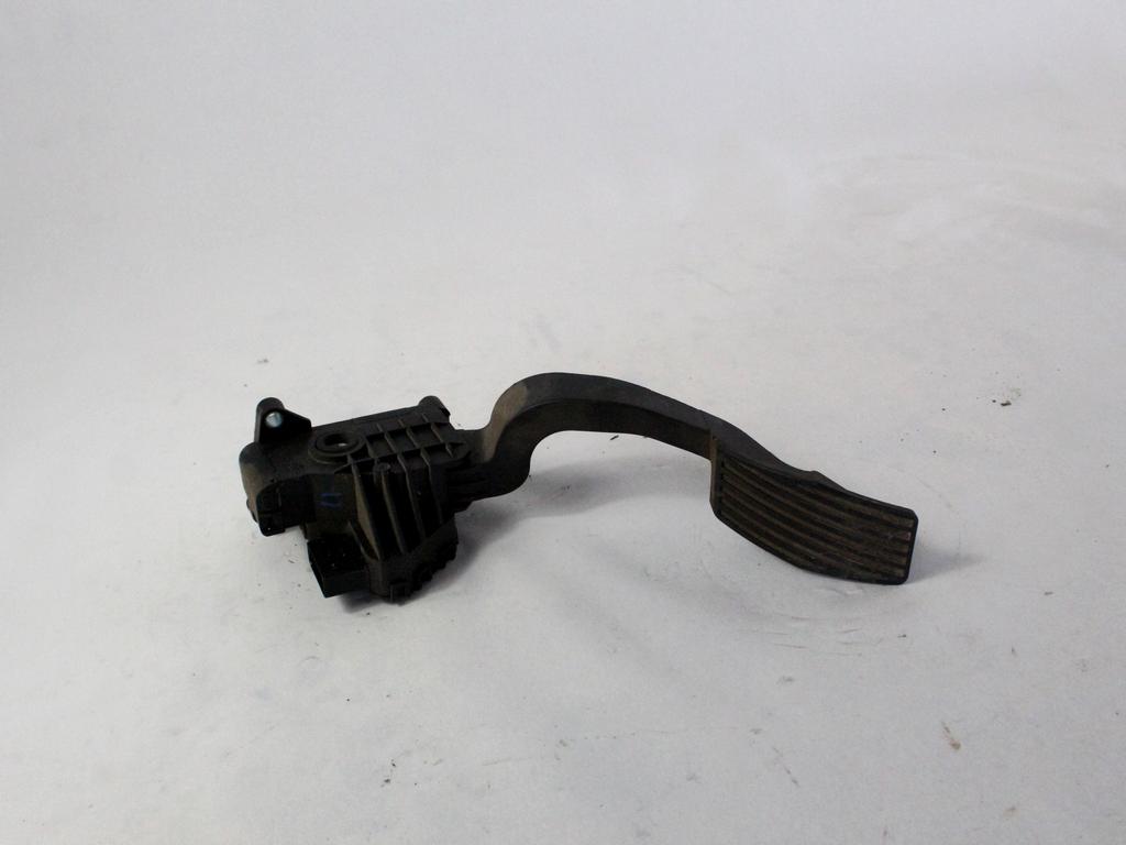 PEDALI OEM N. 55702020 ORIGINAL REZERVNI DEL ALFA ROMEO MITO 955 (2008 - 2018) BENZINA/GPL LETNIK 2010