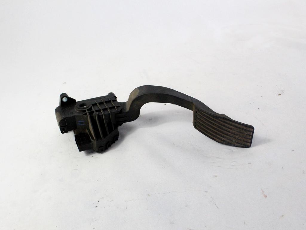 PEDALI OEM N. 55702020 ORIGINAL REZERVNI DEL ALFA ROMEO MITO 955 (2008 - 2018) BENZINA/GPL LETNIK 2010