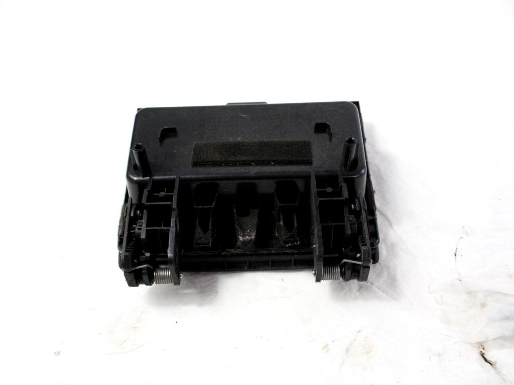 PREDAL ZA DOKUMENTE OEM N. 84745-2B000 ORIGINAL REZERVNI DEL HYUNDAI SANTA FE CM MK2 (2006 - 2012)DIESEL LETNIK 2011