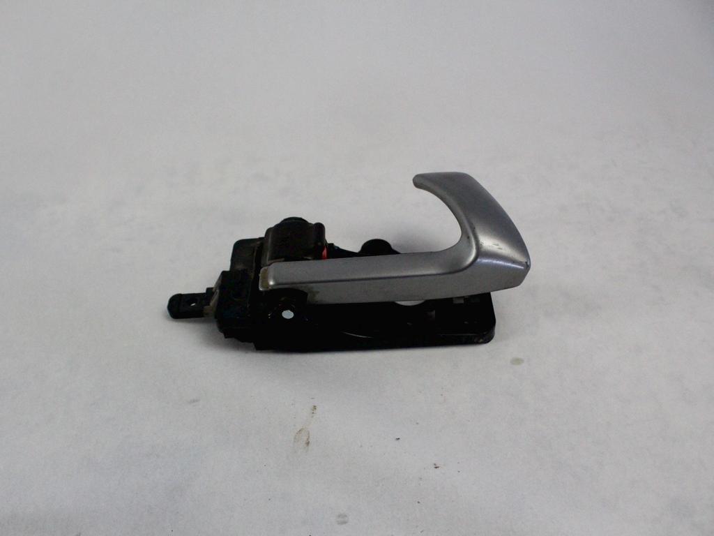 NOTRANJA KLJUKA  OEM N. 82623-CM000 ORIGINAL REZERVNI DEL HYUNDAI SANTA FE CM MK2 (2006 - 2012)DIESEL LETNIK 2011