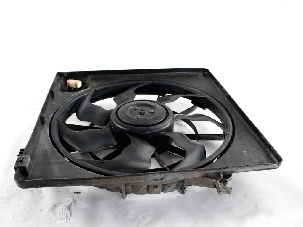 VENTILATOR HLADILNIKA OEM N. 253802B700 ORIGINAL REZERVNI DEL HYUNDAI SANTA FE CM MK2 (2006 - 2012)DIESEL LETNIK 2011