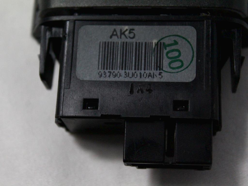 STIKALO VARNOSTNIH ZMIGAVCEV  OEM N. 93790-3U010 ORIGINAL REZERVNI DEL KIA SPORTAGE SL MK3 (2010 - 2016)DIESEL LETNIK 2013